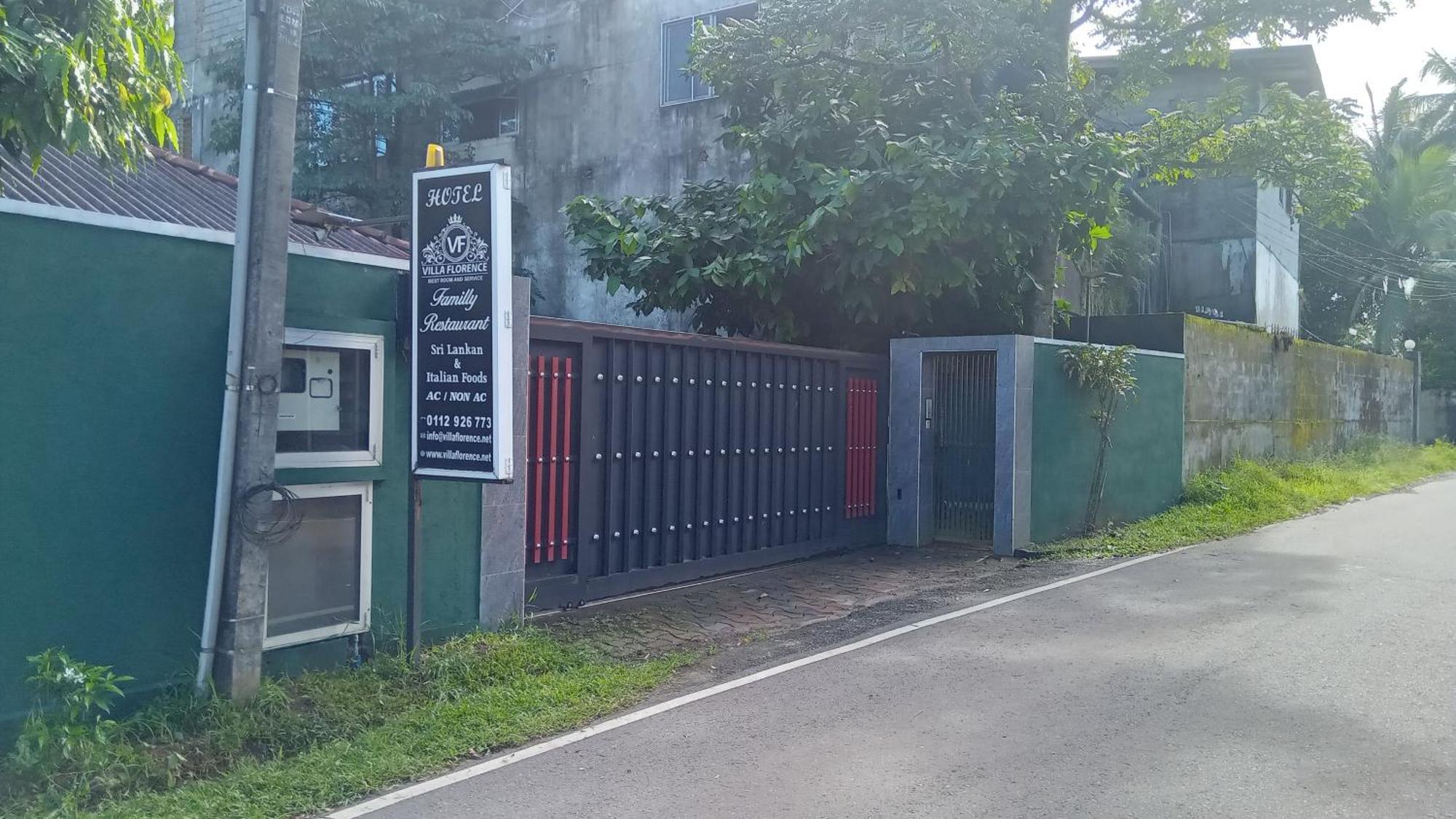 Villaflorence Kadawatha Exterior photo